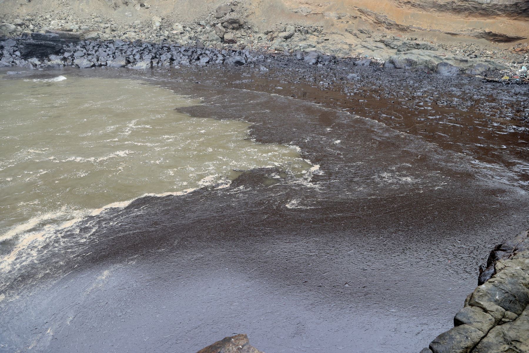 Derrame de petróleo: alcaldesa de Chancay insta a sumar esfuerzos para mitigar daños