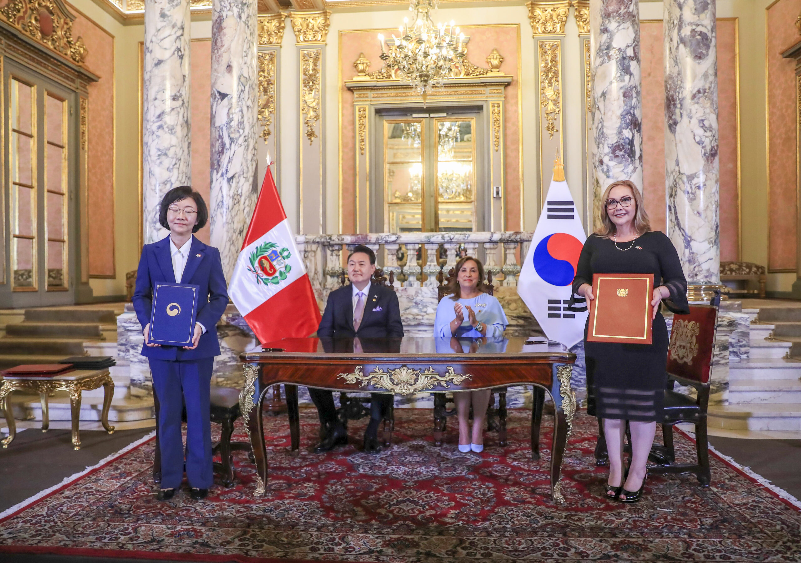 APEC 2024: El Perú y Corea firman acuerdo para la implementación de certificación electrónica en el comercio de productos pesqueros